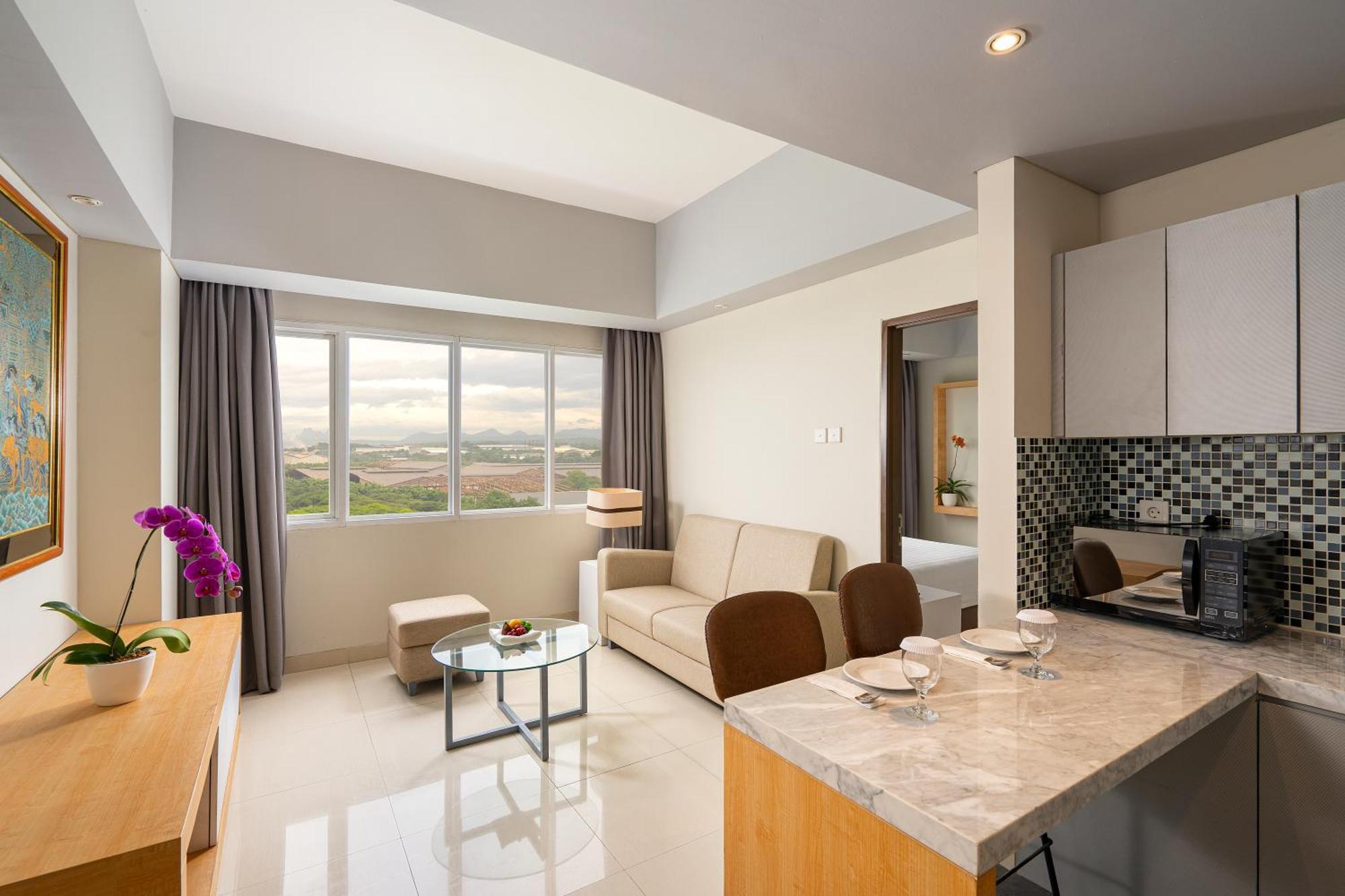 Batiqa Hotel & Apartments Karawang Exteriör bild