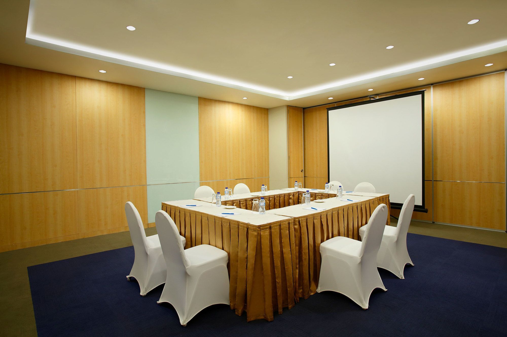 Batiqa Hotel & Apartments Karawang Exteriör bild
