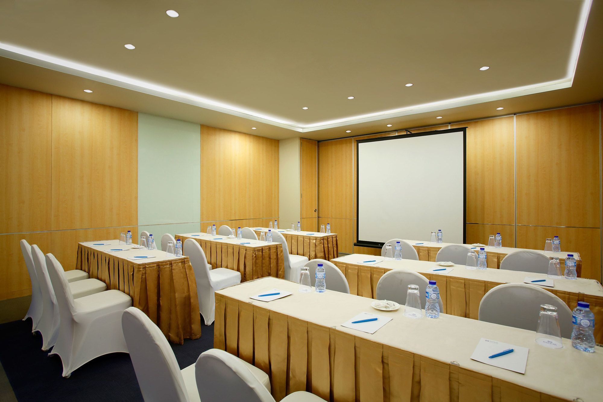 Batiqa Hotel & Apartments Karawang Exteriör bild